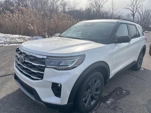 Star White 2026 Ford Explorer Active