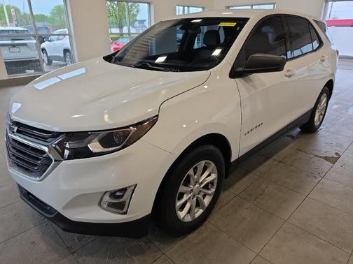 Summit White 2018 Chevrolet Equinox LS