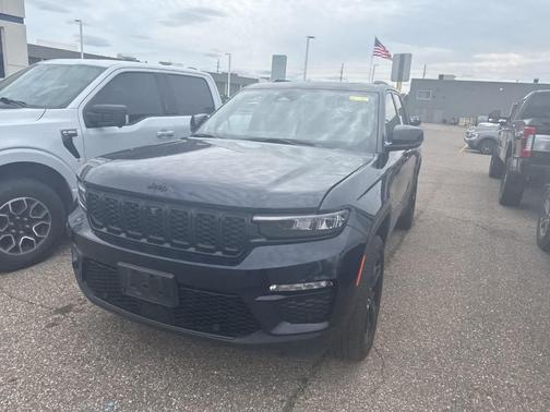 Midnight Sky 2024 Jeep Grand Cherokee Limited