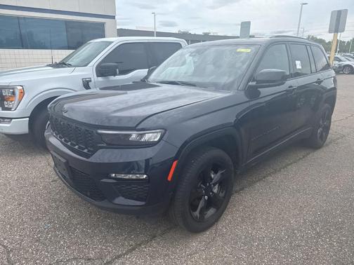 Midnight Sky 2024 Jeep Grand Cherokee Limited