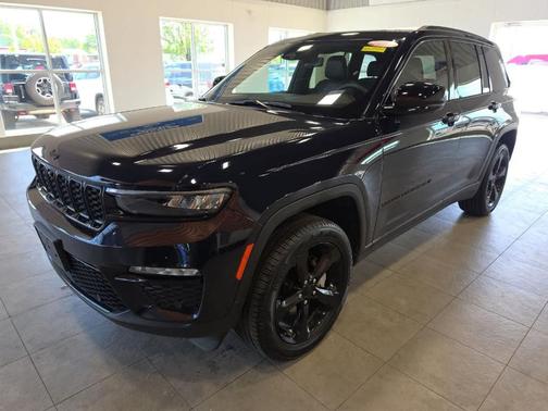 Midnight Sky 2024 Jeep Grand Cherokee Limited