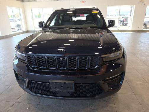Midnight Sky 2024 Jeep Grand Cherokee Limited