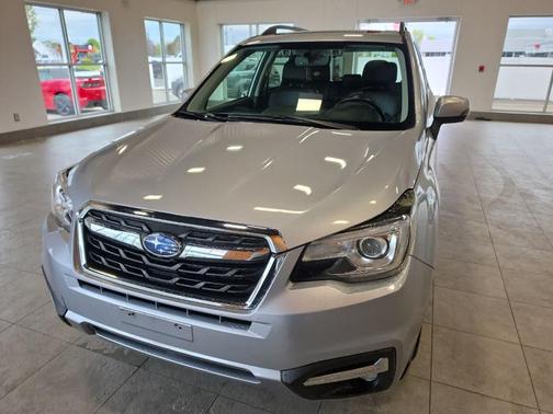 Ice Silver Metallic 2017 Subaru Forester 2.5i Touring