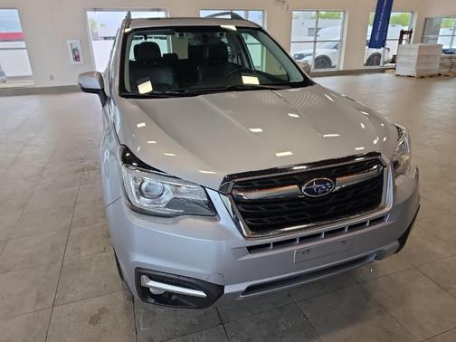 Ice Silver Metallic 2017 Subaru Forester 2.5i Touring