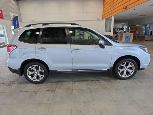 Ice Silver Metallic 2017 Subaru Forester 2.5i Touring