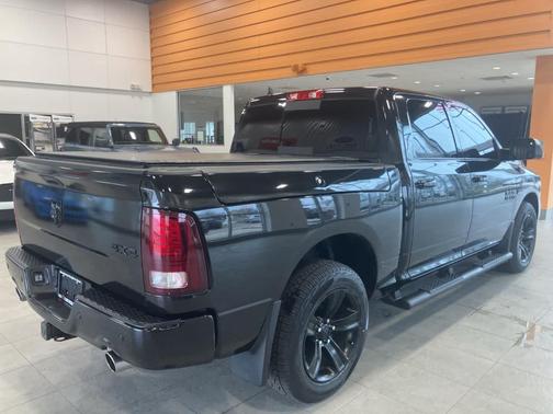 Brilliant Black Crystal Pearl 2018 RAM 1500 Sport