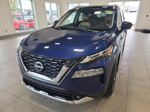 Blue / Black 2022 Nissan Rogue Platinum