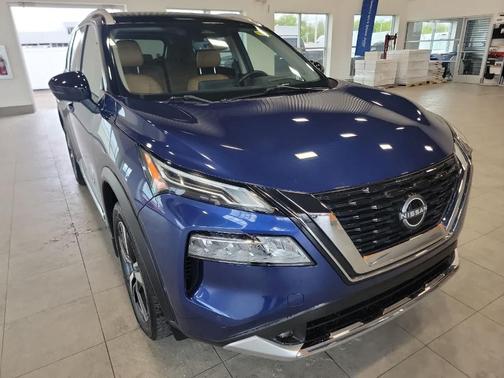 Blue / Black 2022 Nissan Rogue Platinum