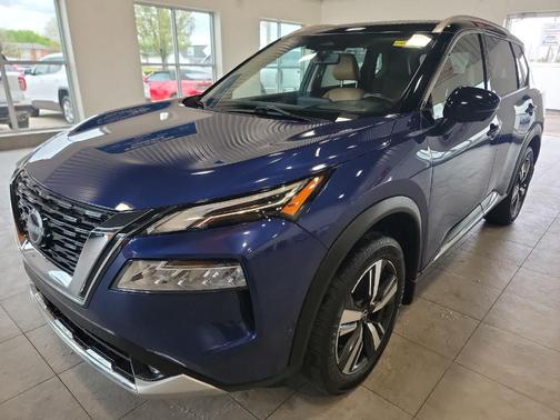 Blue / Black 2022 Nissan Rogue Platinum