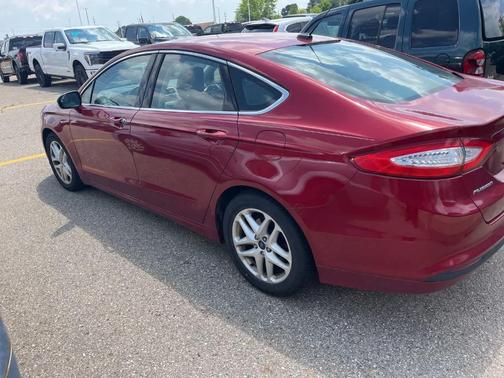 2014 Ford Fusion SE
