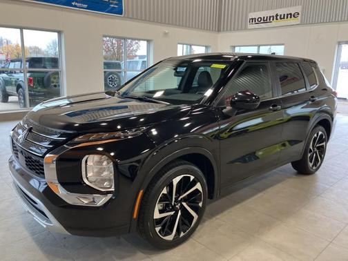 2024 Mitsubishi Outlander SE