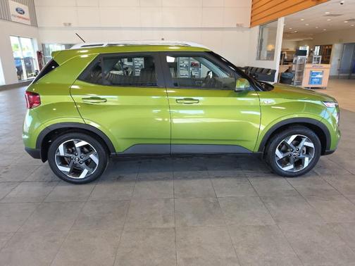 Apple Green 2023 Hyundai VENUE SEL