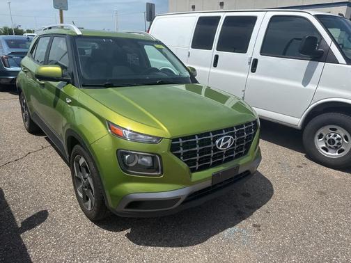 Apple Green 2023 Hyundai VENUE SEL