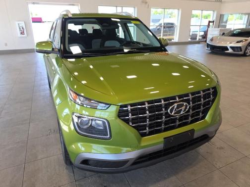 Apple Green 2023 Hyundai VENUE SEL