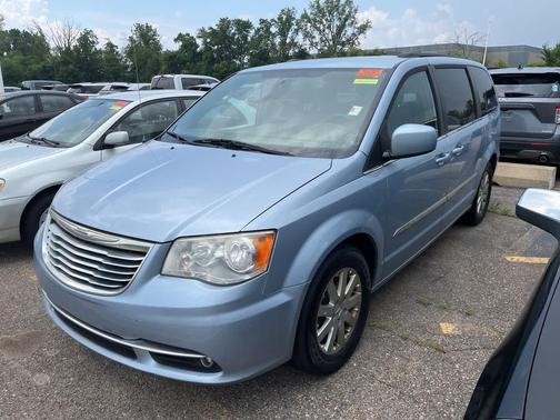 2013 Chrysler Town & Country Touring