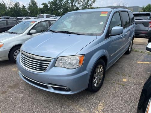 2013 Chrysler Town & Country Touring