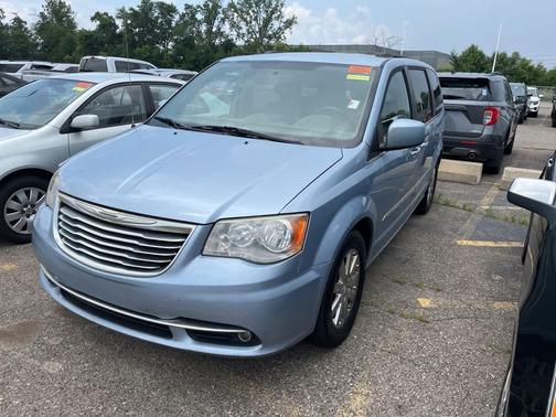 2013 Chrysler Town & Country Touring