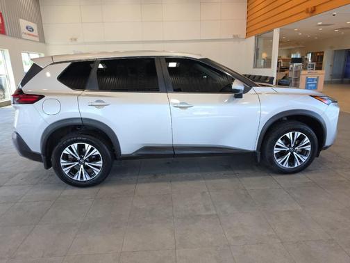 Brilliant Silver Metallic 2022 Nissan Rogue SV