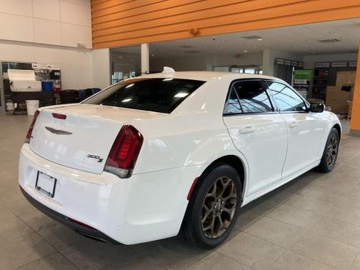 2016 Chrysler 300 S