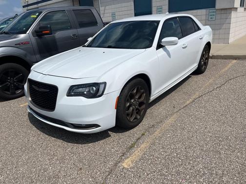 2016 Chrysler 300 S