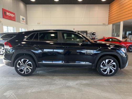 2022 Volkswagen Atlas Cross Sport 2.0T SEL