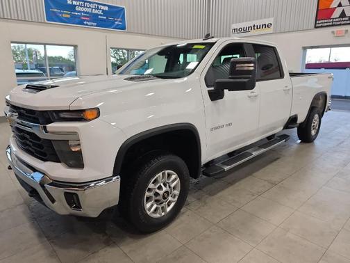 Summit White 2025 Chevrolet Silverado 2500 LT