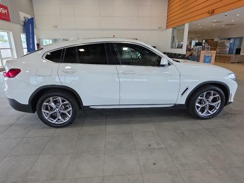 White 2021 BMW X4 xDrive30i