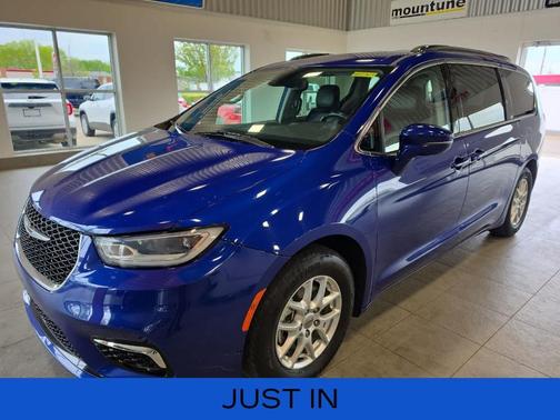 Ocean Blue Metallic 2021 Chrysler Pacifica Touring-L