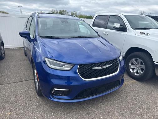 Ocean Blue Metallic 2021 Chrysler Pacifica Touring-L