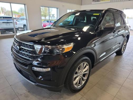 Agate Black Metallic 2023 Ford Explorer XLT