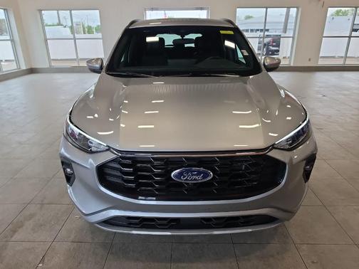 Iconic Silver Metallic 2024 Ford Escape ST-Line Select