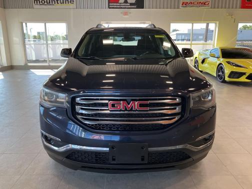 2017 GMC Acadia SLE-2