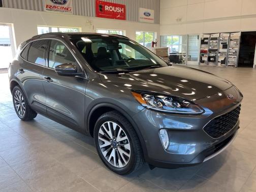 2020 Ford Escape Titanium