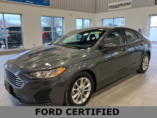 2020 Ford Fusion SE