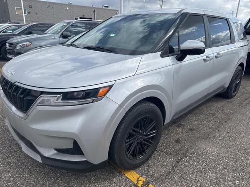 2022 Kia Carnival LX