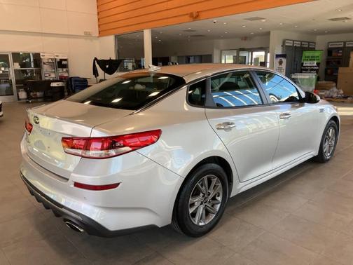 2020 Kia Optima LX