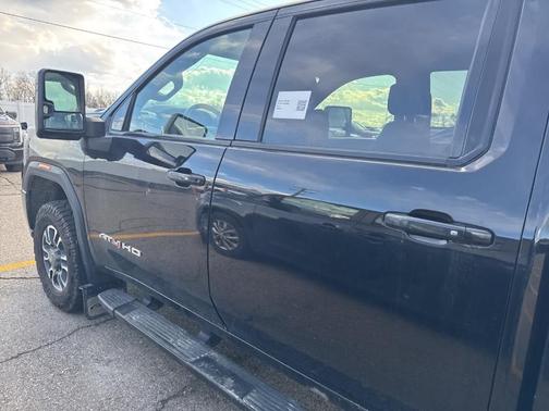 2021 GMC Sierra 2500 AT4