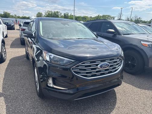 Agate Black Metallic 2022 Ford Edge Titanium