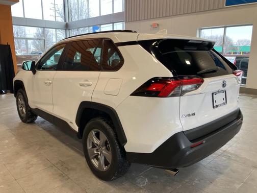 2022 Toyota RAV4 Hybrid LE