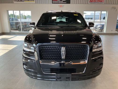 2022 Lincoln Navigator L Reserve