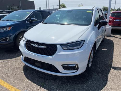 2024 Chrysler Pacifica Touring-L