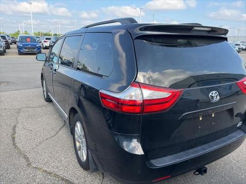 2017 Toyota Sienna XLE Premium