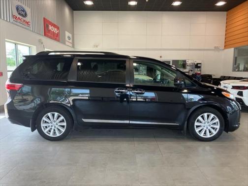 2017 Toyota Sienna XLE Premium