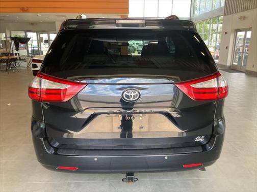 2017 Toyota Sienna XLE Premium
