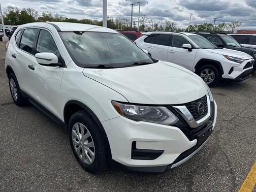 White 2019 Nissan Rogue S