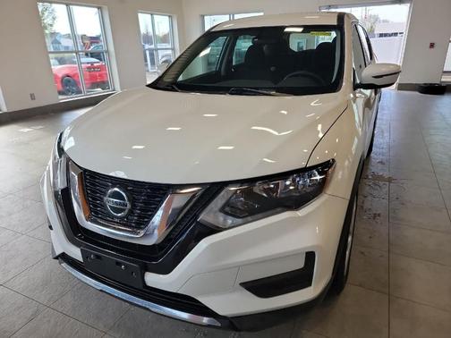 White 2019 Nissan Rogue S