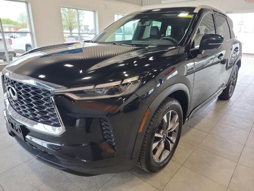 Black 2024 INFINITI QX60 Luxe
