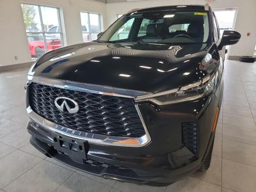 Black 2024 INFINITI QX60 Luxe