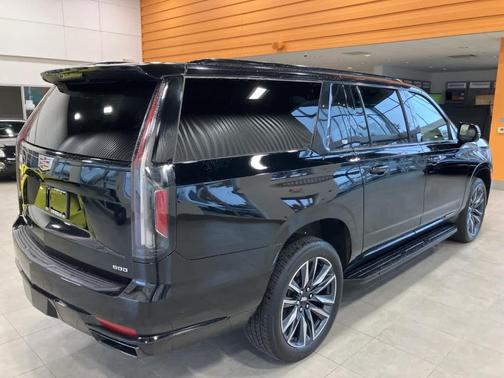 2023 Cadillac Escalade ESV Sport