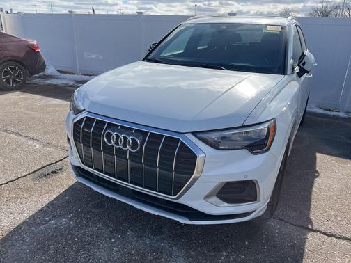 2022 Audi Q3 40 Premium